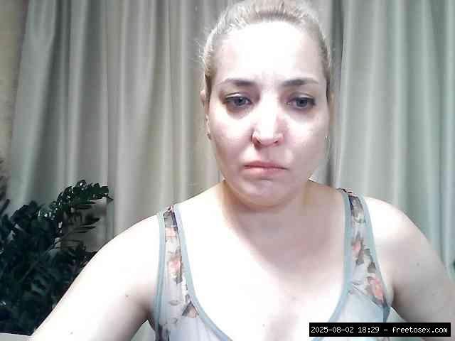 Shaved white, Shaved babes, Group chat for 20 39 tokens, Full privates for ..., Russian 8
