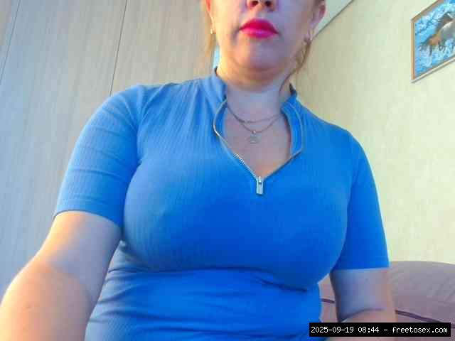 Dirty talk, Group chat for 20 39 tokens, Full privates for 90 tokens, Priva..., Russian Mature 8