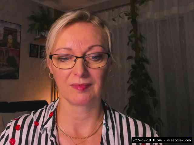Shaved white, Shaved mature, Group chat for 40 tokens, Full privates for 60..., dream 15
