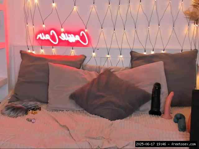 Shaved white, Shaved teens, Group chat for 20 39 tokens, Full privates for ..., Talkdirty 16