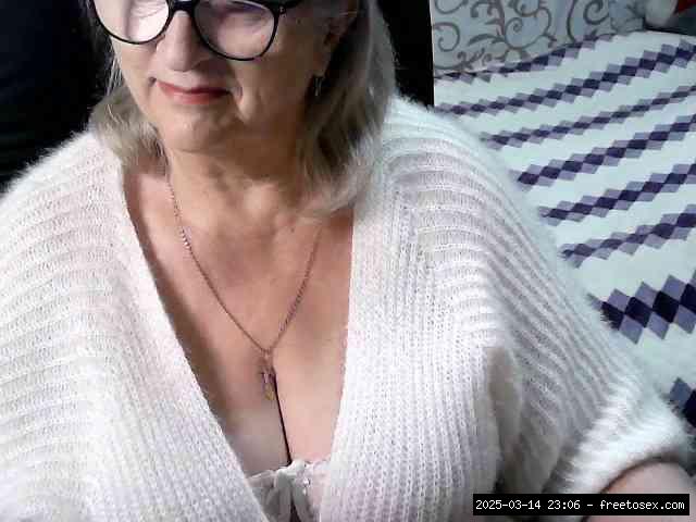 Group chat for 20 39 tokens, Full privates for 90 tokens, Privates for 60 8..., Big Ass Grannies 0