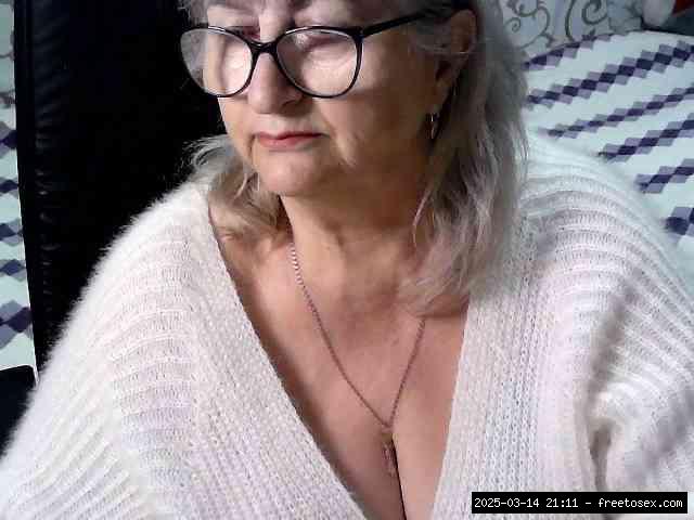 Group chat for 20 39 tokens, Full privates for 90 tokens, Privates for 60 8..., medium grannies 1