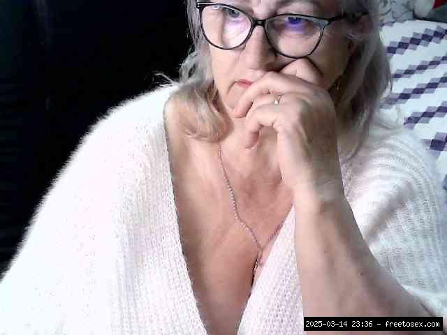 Group chat for 20 39 tokens, Full privates for 90 tokens, Privates for 60 8..., White Grannies 12