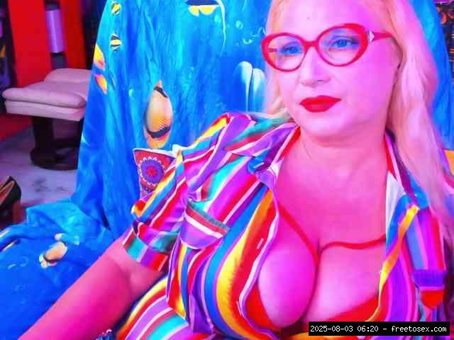 Shaved white, Shaved mature, Group chat for 40 tokens, Full privates for 90..., Big Ass Ebony 18