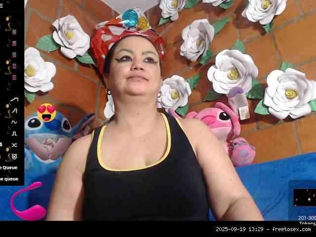 Group chat for 40 tokens, Full privates for 90 tokens, Privates for 60 89 t..., Swallowing 16