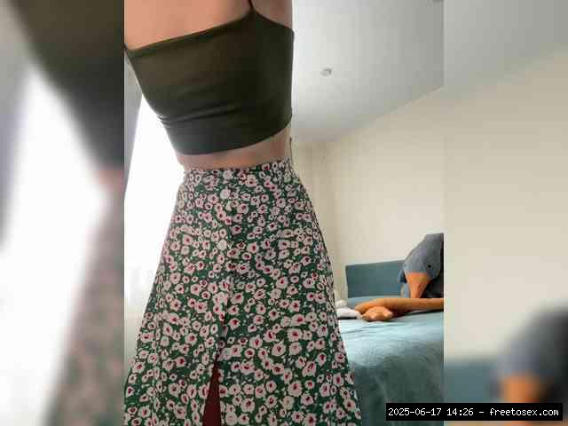 Shaved white, Shaved mature, Group chat for 40 tokens, Full privates for 90..., russian mature 15