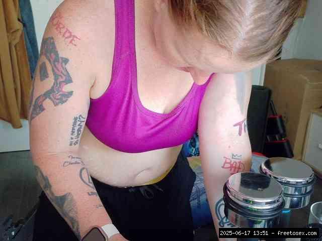 Shaved white, Shaved mature, Group chat for 40 tokens, Full privates for 90..., man 1