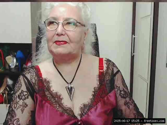 Group chat for 40 tokens, Full privates for 90 tokens, Privates for 30 59 t..., tattoos grannies 9