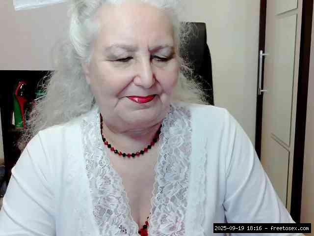 Group chat for 40 tokens, Full privates for 90 tokens, Privates for 30 59 t..., Fisting Grannies 10