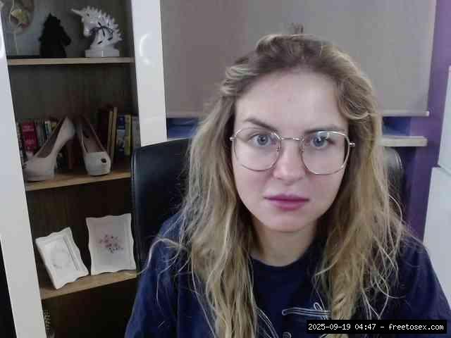Group chat for 20 39 tokens, Full privates for 90 tokens, Privates for 30 5..., Dancing 14
