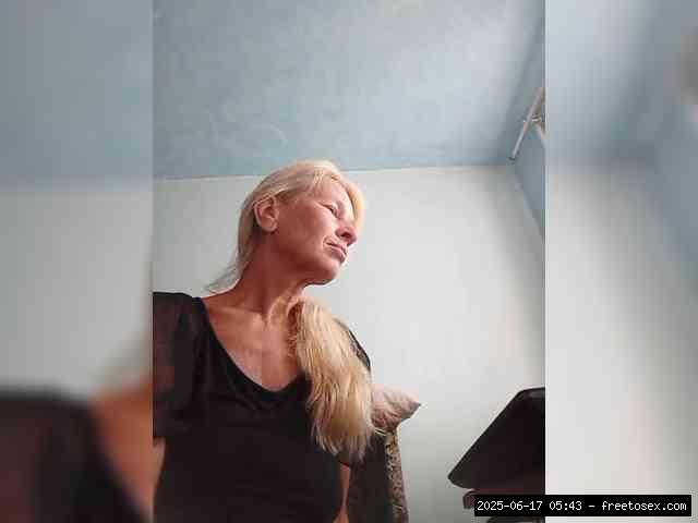 Shaved white, Shaved mature, Group chat for 40 tokens, Full privates for 90..., stripping 9