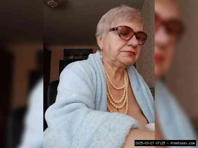 Group chat for 20 39 tokens, Full privates for 60 89 tokens, Privates for 6..., italian grannies 17