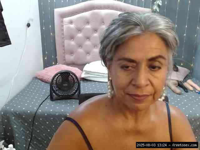 Group chat for 20 39 tokens, Full privates for 30 59 tokens, Privates for 3..., blonde grannies 9