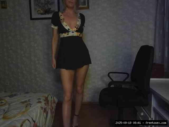 Shaved white, Shaved mature, Full privates for 90 tokens, Privates for 60 8..., Kissing 0