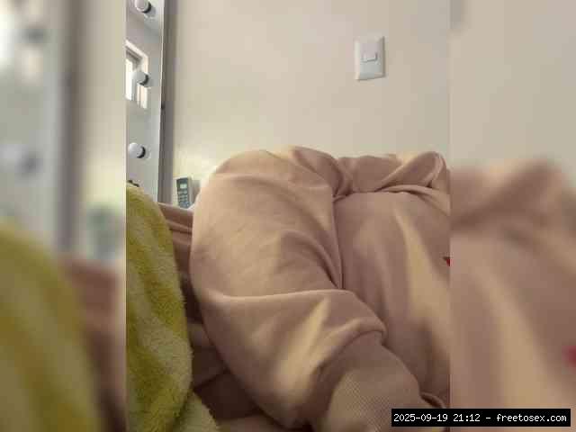 Shaved white, Shaved babes, Group chat for 40 tokens, Full privates for 30 ..., Bodycurvy 16