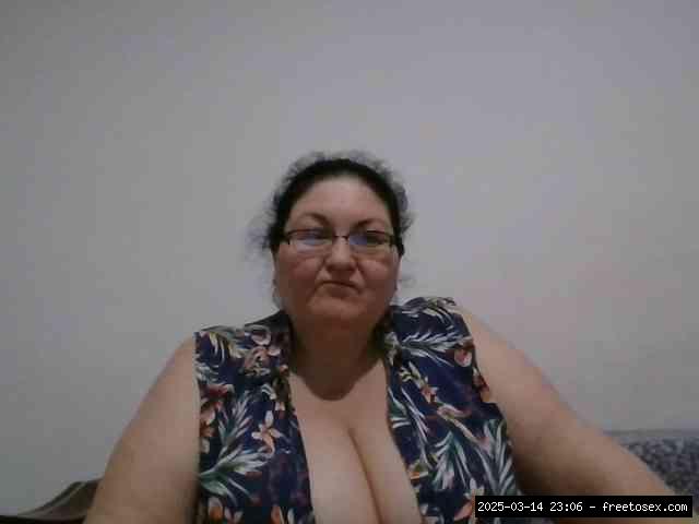 Group chat for 40 tokens, Full privates for 60 89 tokens, Privates for 60 8..., Italian Mature 4