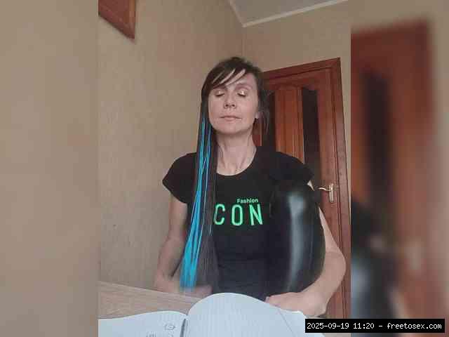 Shaved white, Shaved mature, Group chat for 20 39 tokens, Full privates for..., Mobile Mature 16