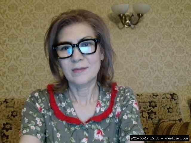Group chat for 20 39 tokens, Full privates for 60 89 tokens, Privates for 6..., romantic grannies 9