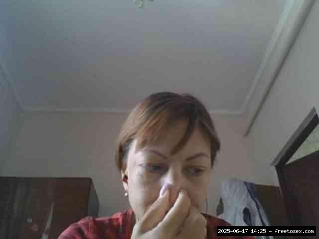 Group chat for 20 39 tokens, Full privates for 90 tokens, Privates for 60 8..., brunette hair 3