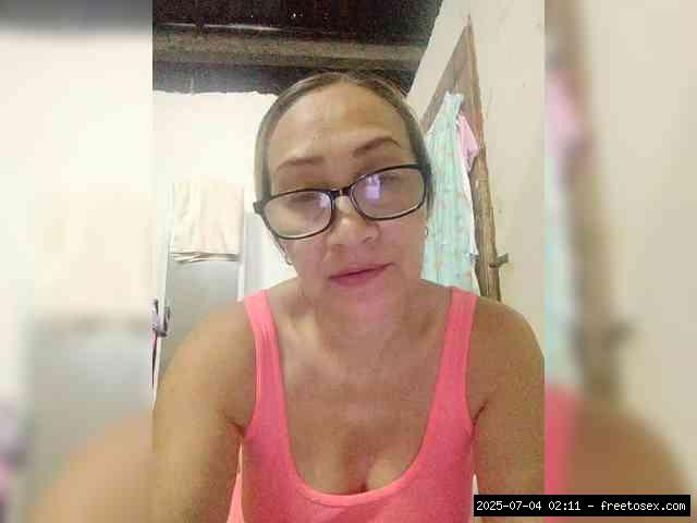 Group chat for 20 39 tokens, Full privates for 90 tokens, Privates for 60 8..., Latin Grannies 14