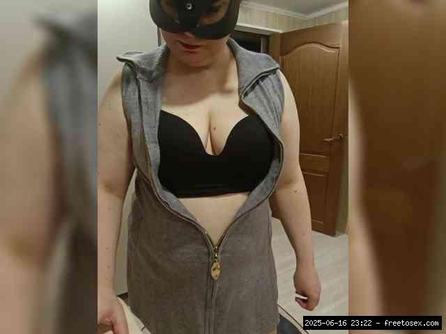 Shaved white, Shaved mature, Group chat for 20 39 tokens, Full privates for..., recordable privates 17