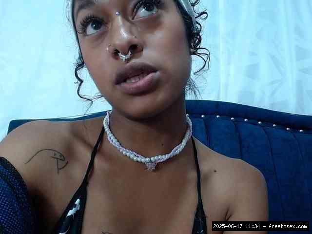 Group chat for 40 tokens, Full privates for 60 89 tokens, Privates for 30 5..., swallowing 5