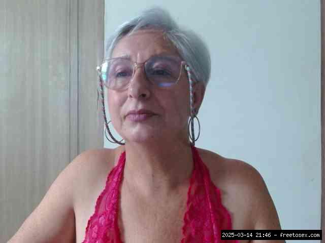 Group chat for 20 39 tokens, Full privates for 90 tokens, Privates for 60 8..., Hairy Grannies 4