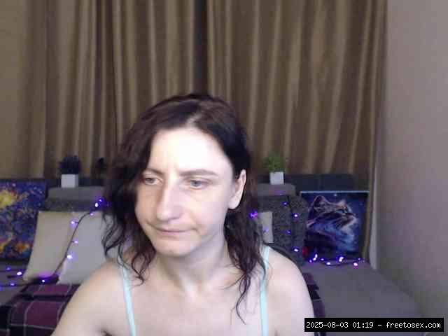 Group chat for 20 39 tokens, Full privates for 90 tokens, Privates for 60 8..., Brunette Babes 6