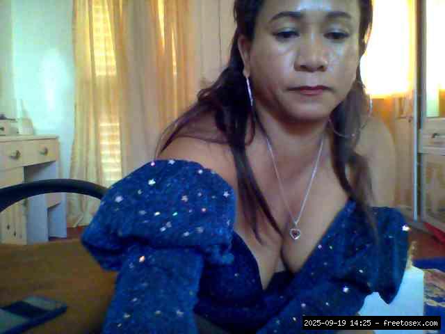 Group chat for 40 tokens, Full privates for 30 59 tokens, Privates for 30 5..., housewifes anal 3