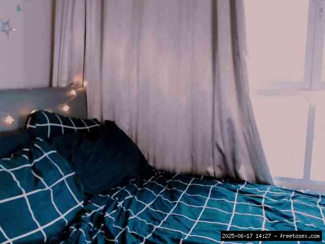 Shaved white, Shaved teens, Group chat for 40 tokens, Full privates for 90 ..., Bodyoil 10