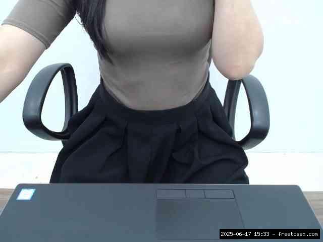 Group chat for 20 39 tokens, Full privates for 90 tokens, Privates for 60 8..., Cum Inside 2