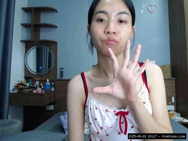 Group chat for 20 39 tokens, Full privates for 90 tokens, Privates for 60 8..., Asian Handjob 4