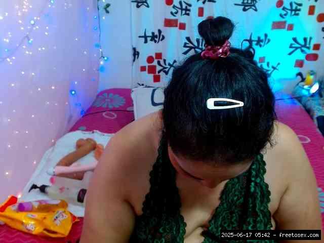 Group chat for 20 39 tokens, Full privates for 60 89 tokens, Privates for 3..., Trimmed Latina 10