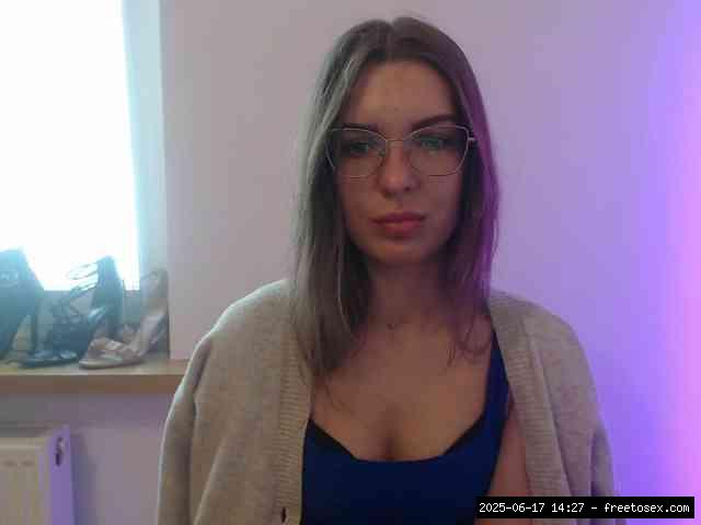Shaved white, Shaved babes, Group chat for 20 39 tokens, Full privates for ..., Footjob 16