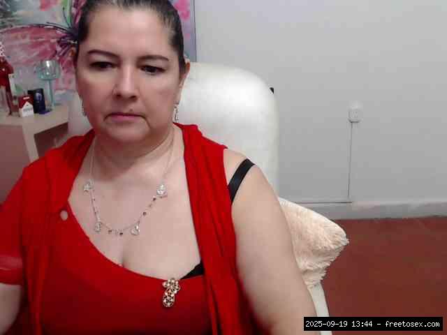 Group chat for 20 39 tokens, Full privates for 90 tokens, Privates for 30 5..., recordable grannies 1