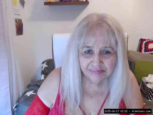 Shaved white, Shaved grannies, Group chat for 40 tokens, Full privates for ..., Jerking 8