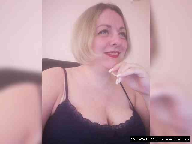 Shaved white, Shaved mature, Group chat for 20 39 tokens, Full privates for..., cum on 13