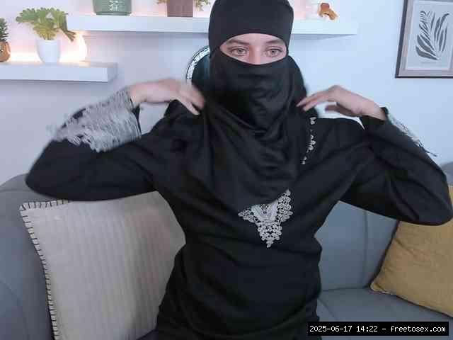Group chat for 20 39 tokens, Full privates for 90 tokens, Privates for 30 5..., Squirt Arab 0