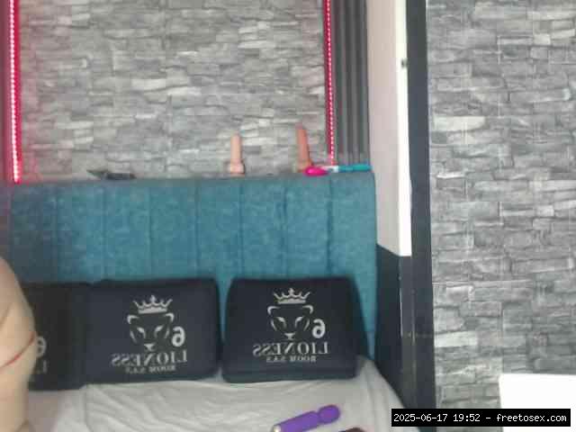 Group chat for 20 39 tokens, Full privates for 90 tokens, Privates for 60 8..., trimmed latina 19