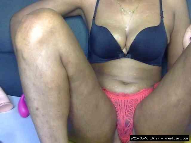 Dirty talk, Group chat for 20 39 tokens, Full privates for 30 59 tokens, Pr..., Italian Mature 12