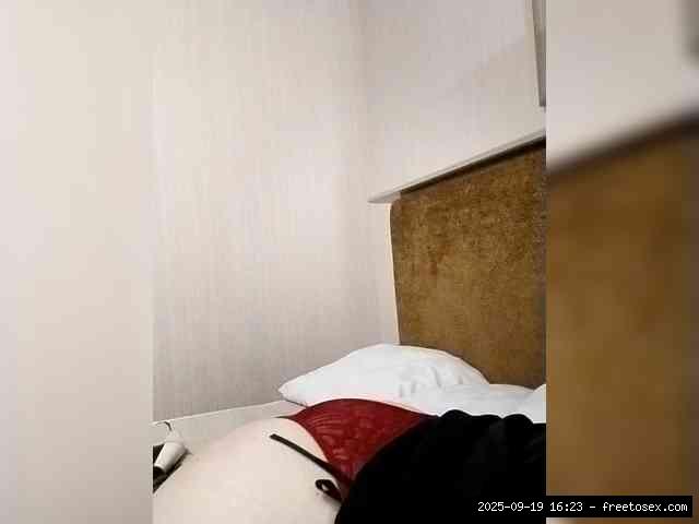 Shaved white, Shaved babes, Group chat for 40 tokens, Full privates for 90 ..., Sucking 16