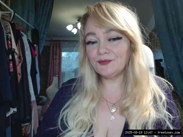Dirty talk, Shaved white, Shaved mature, Full privates for 90 tokens, Priva..., Blonde 18